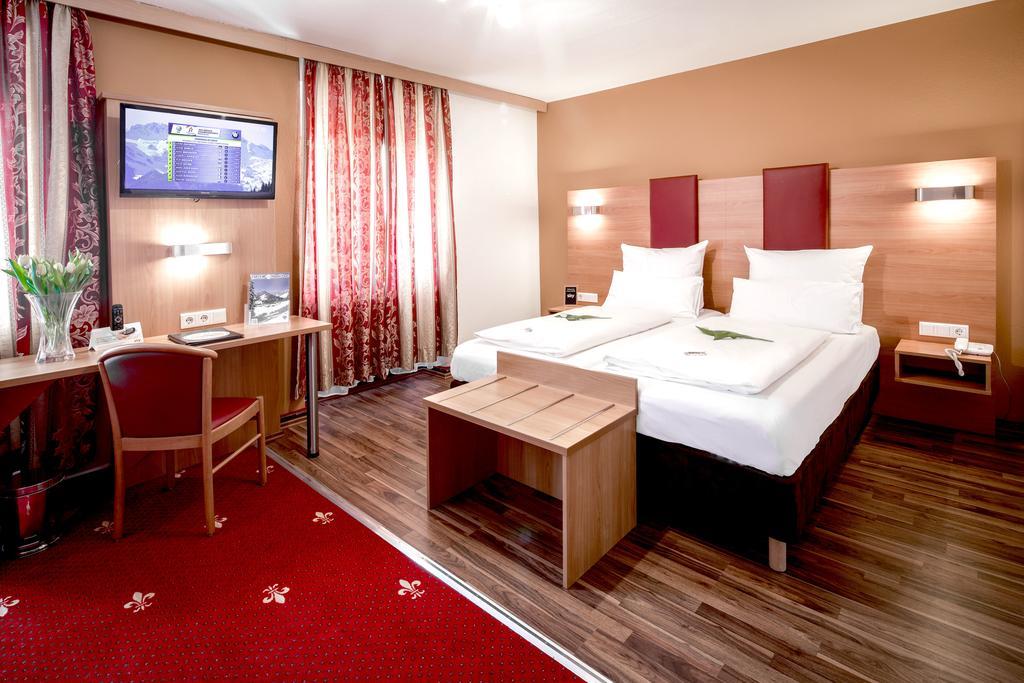 Tiptop Hotel Burgschmiet Garni Nuremberg Exterior photo