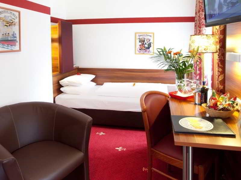 Tiptop Hotel Burgschmiet Garni Nuremberg Exterior photo