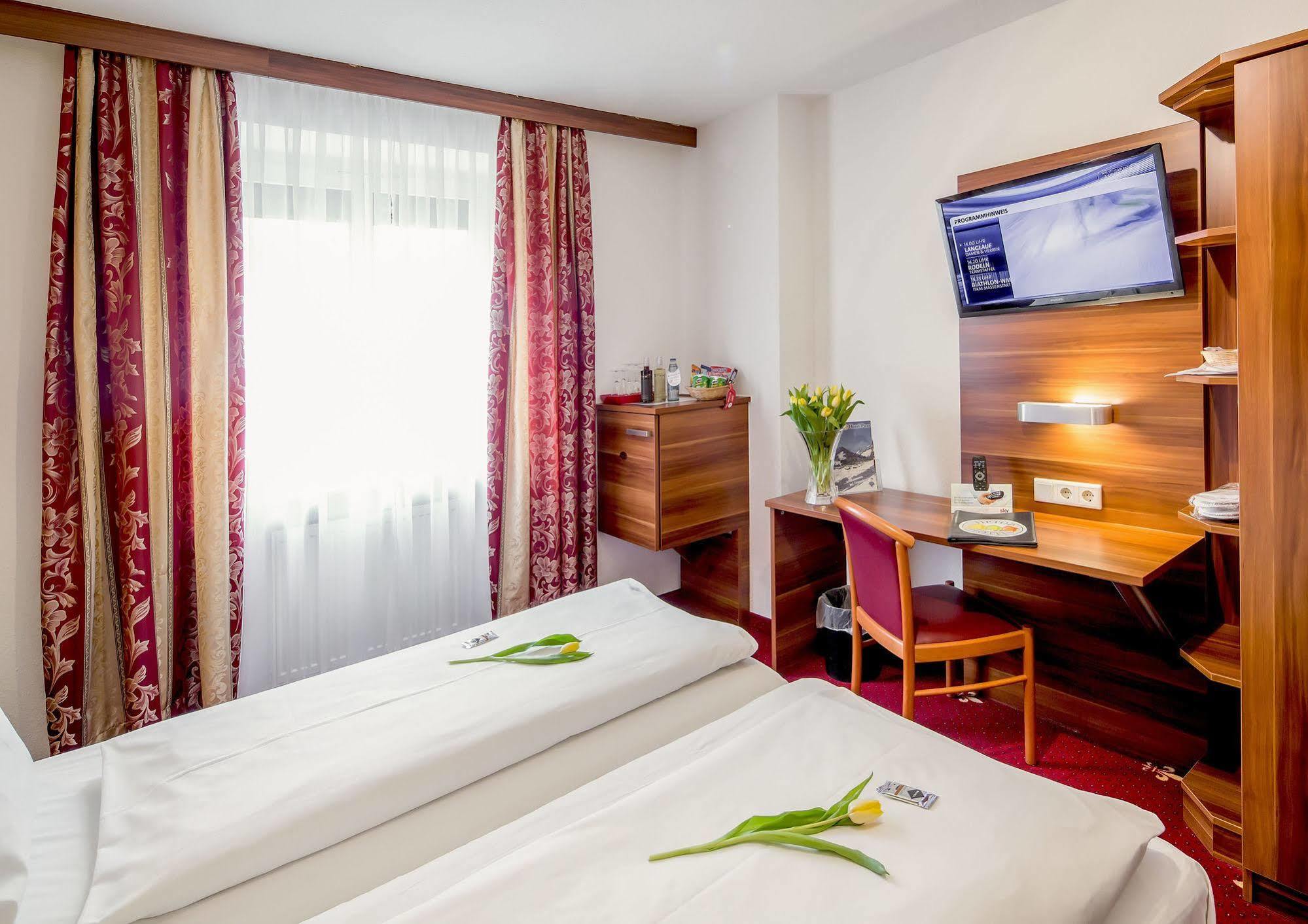 Tiptop Hotel Burgschmiet Garni Nuremberg Exterior photo