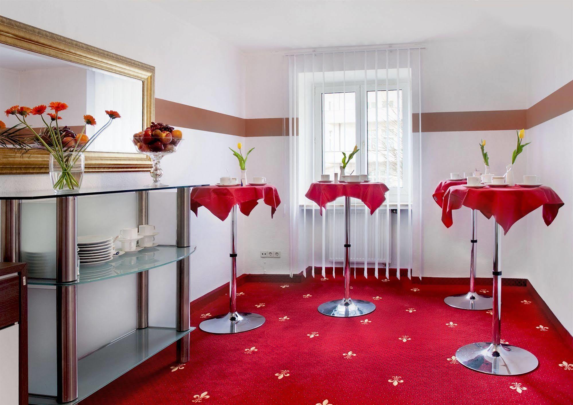 Tiptop Hotel Burgschmiet Garni Nuremberg Exterior photo