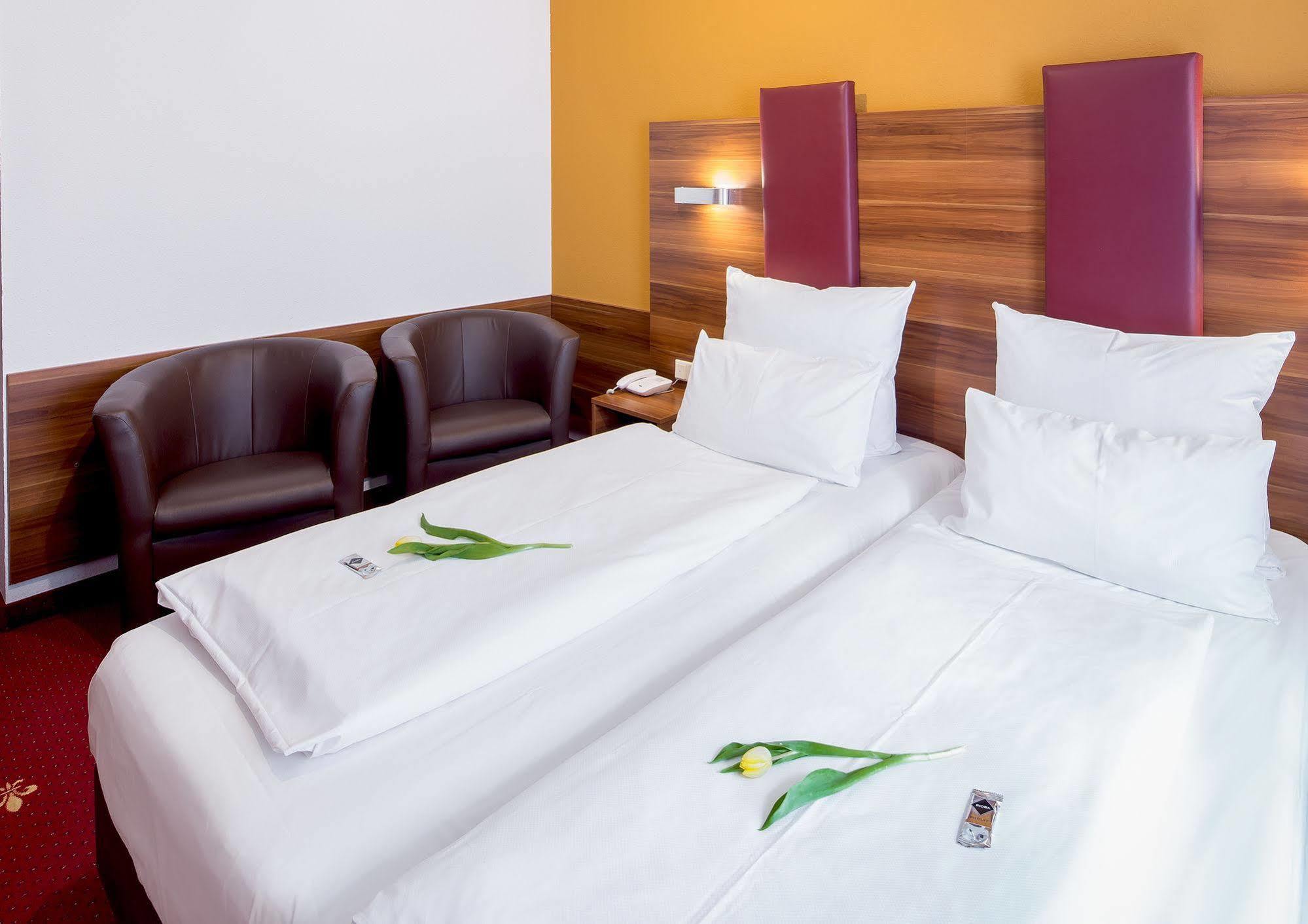 Tiptop Hotel Burgschmiet Garni Nuremberg Exterior photo