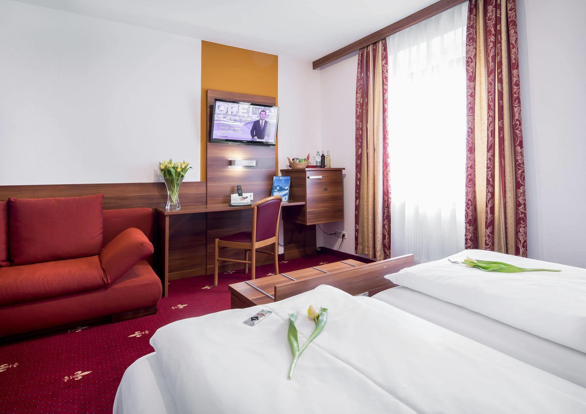 Tiptop Hotel Burgschmiet Garni Nuremberg Exterior photo