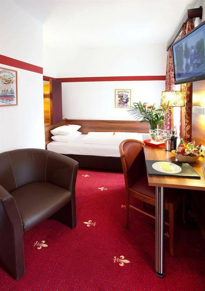 Tiptop Hotel Burgschmiet Garni Nuremberg Exterior photo